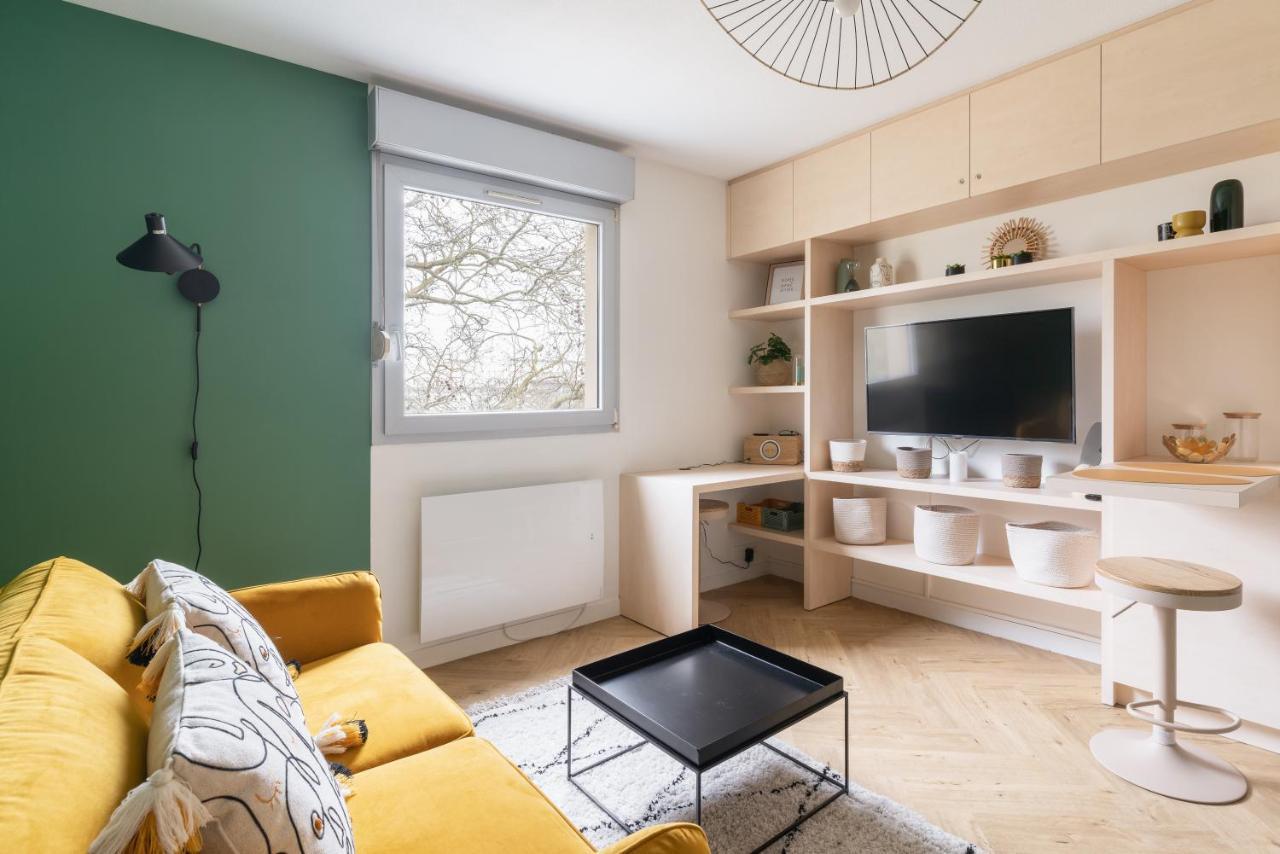 Studio Refait A Neuf Avec Parking En Bord De Loire Nantes Luaran gambar